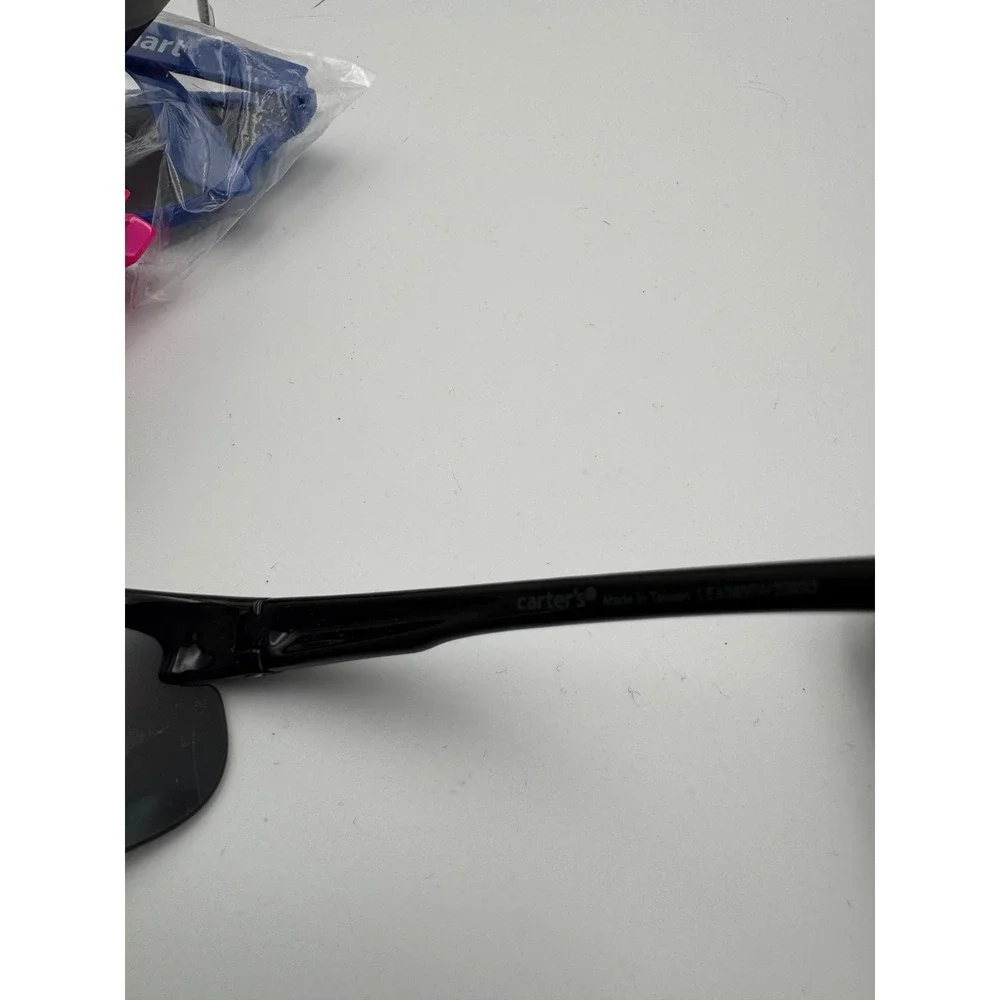 Sunglasses‎ lot plus two cases